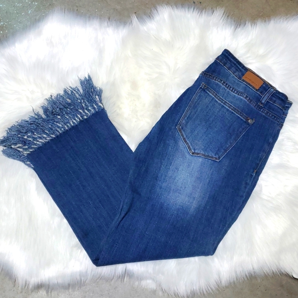 Judy Blue Fringe Cropped Capri